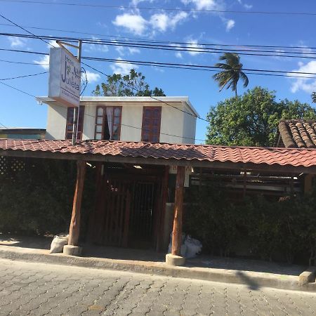 Hostel Julieta ริวาส ภายนอก รูปภาพ