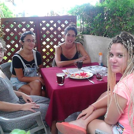 Hostel Julieta ริวาส ภายนอก รูปภาพ