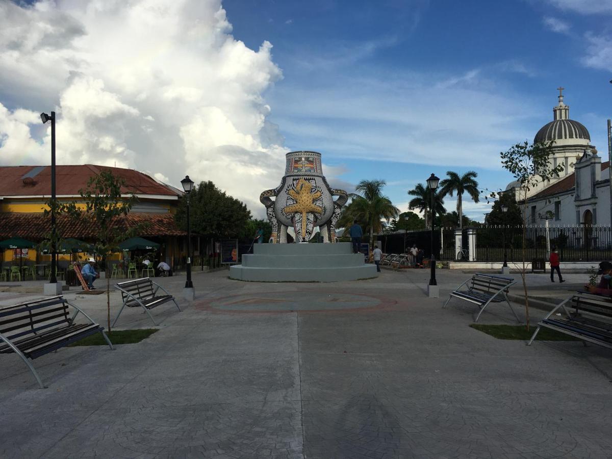 Hostel Julieta ริวาส ภายนอก รูปภาพ