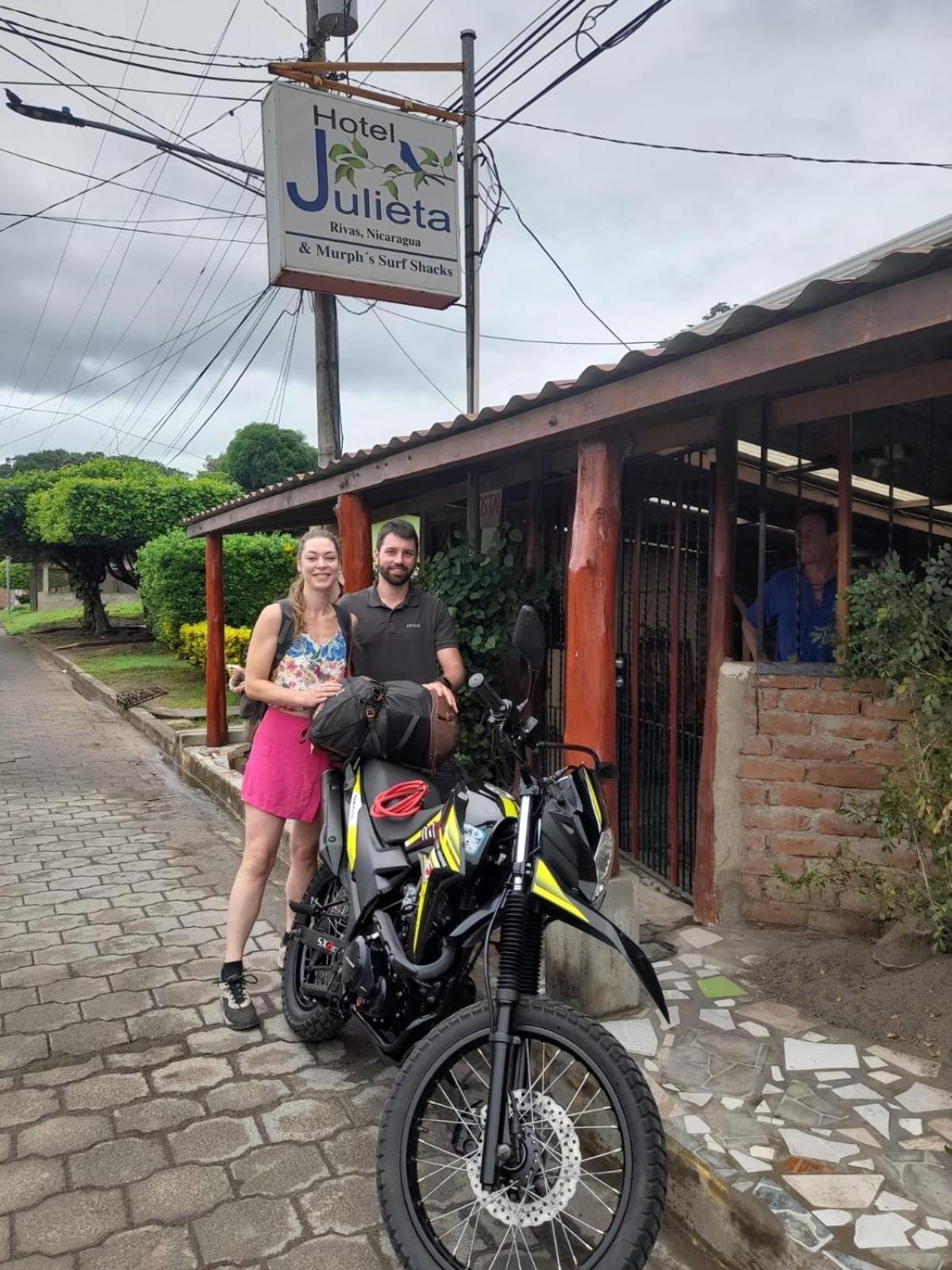 Hostel Julieta ริวาส ภายนอก รูปภาพ