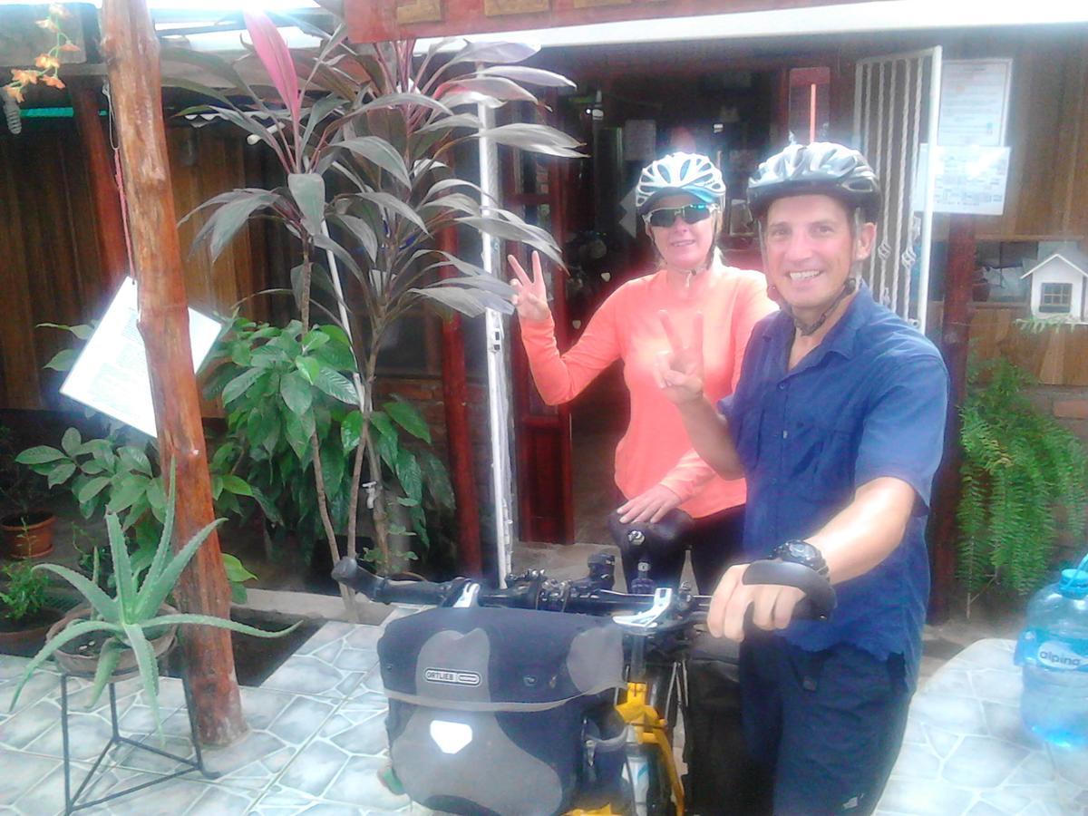 Hostel Julieta ริวาส ภายนอก รูปภาพ
