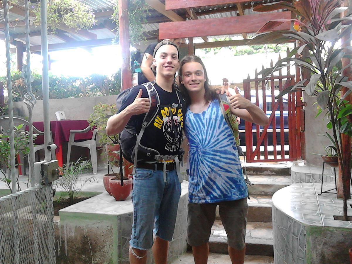 Hostel Julieta ริวาส ภายนอก รูปภาพ